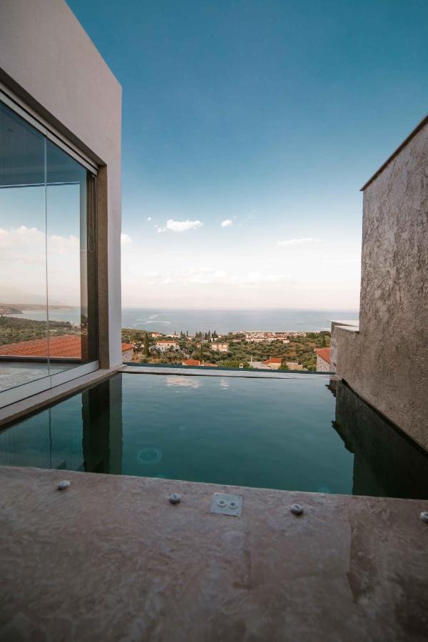 Mani Luxury Suites And Studios In Gytheio With Private Pools Luaran gambar