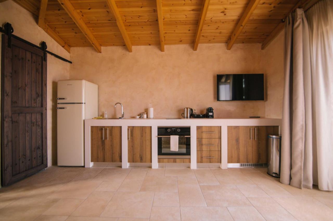Mani Luxury Suites And Studios In Gytheio With Private Pools Luaran gambar