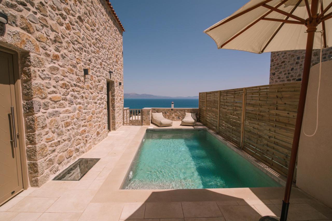 Mani Luxury Suites And Studios In Gytheio With Private Pools Luaran gambar