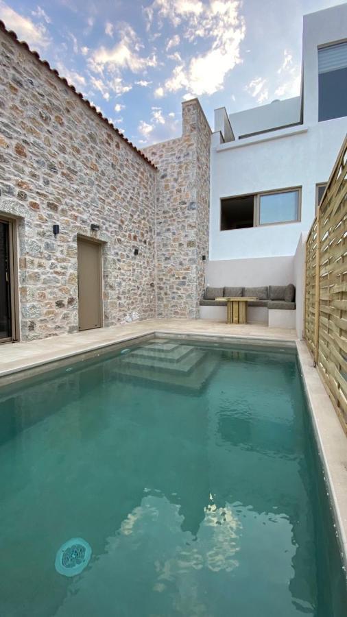 Mani Luxury Suites And Studios In Gytheio With Private Pools Luaran gambar