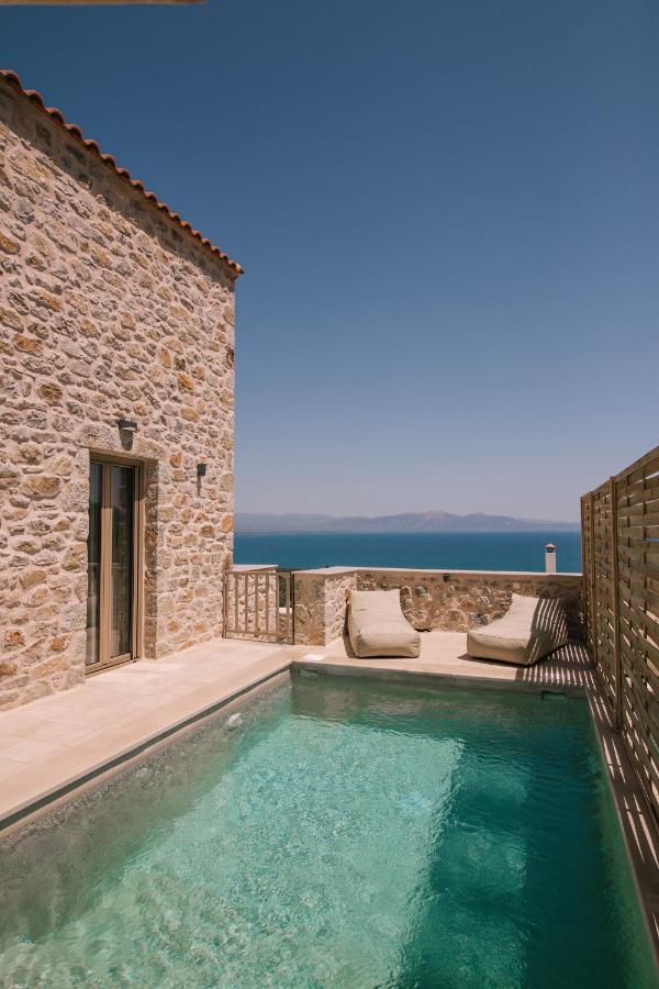 Mani Luxury Suites And Studios In Gytheio With Private Pools Luaran gambar
