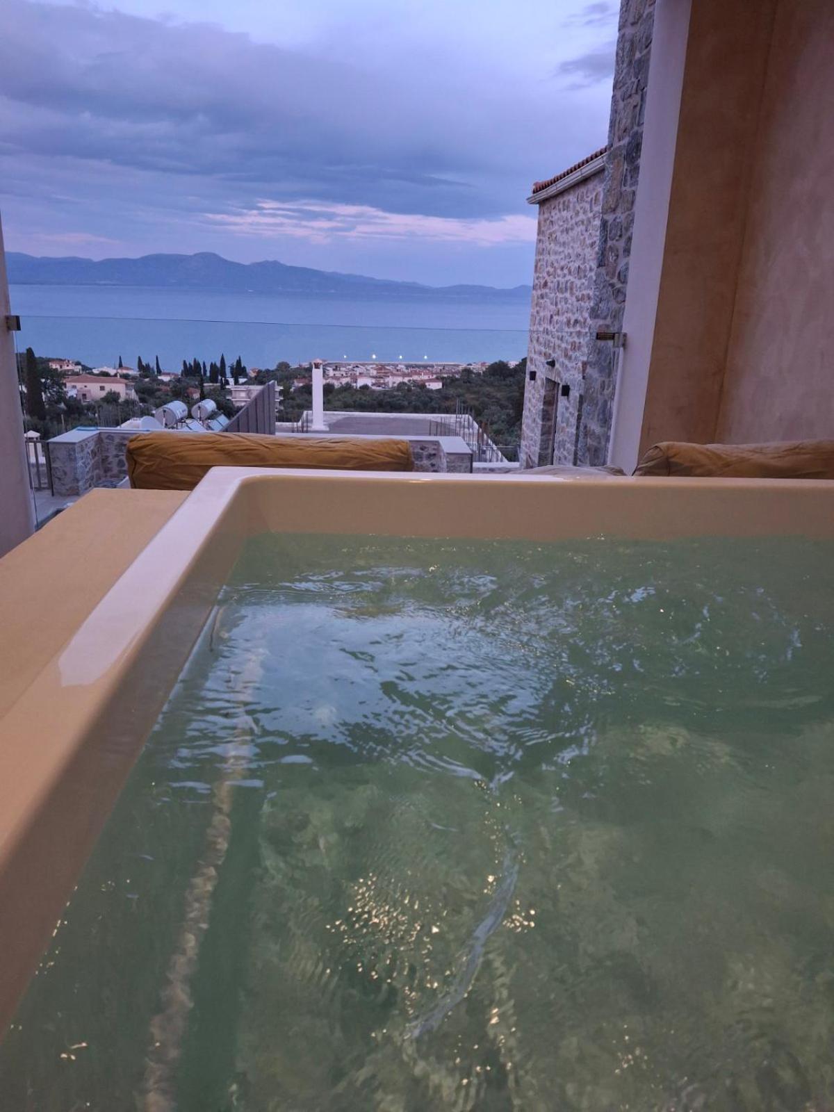 Mani Luxury Suites And Studios In Gytheio With Private Pools Luaran gambar